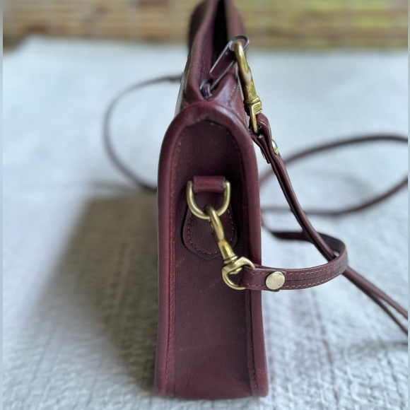 SOLD DONT BUY Vintage 70s 80s leather crossbody bag Kosta’s originals Small - Picture 9 of 16